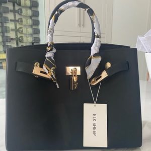 Blk Sheep Beach Tote